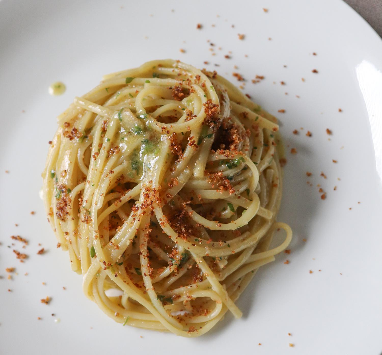 Pasta Aglio e Olio: Authentic Italian Pasta with Garlic and Olive Oil – EXAU Olive Oil