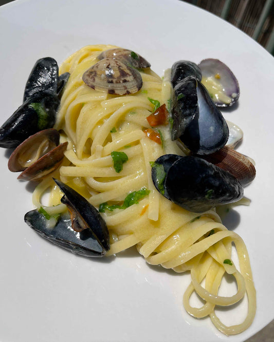 Pasta with Mussels and Clams (Linguine con Cozze e Vongole)