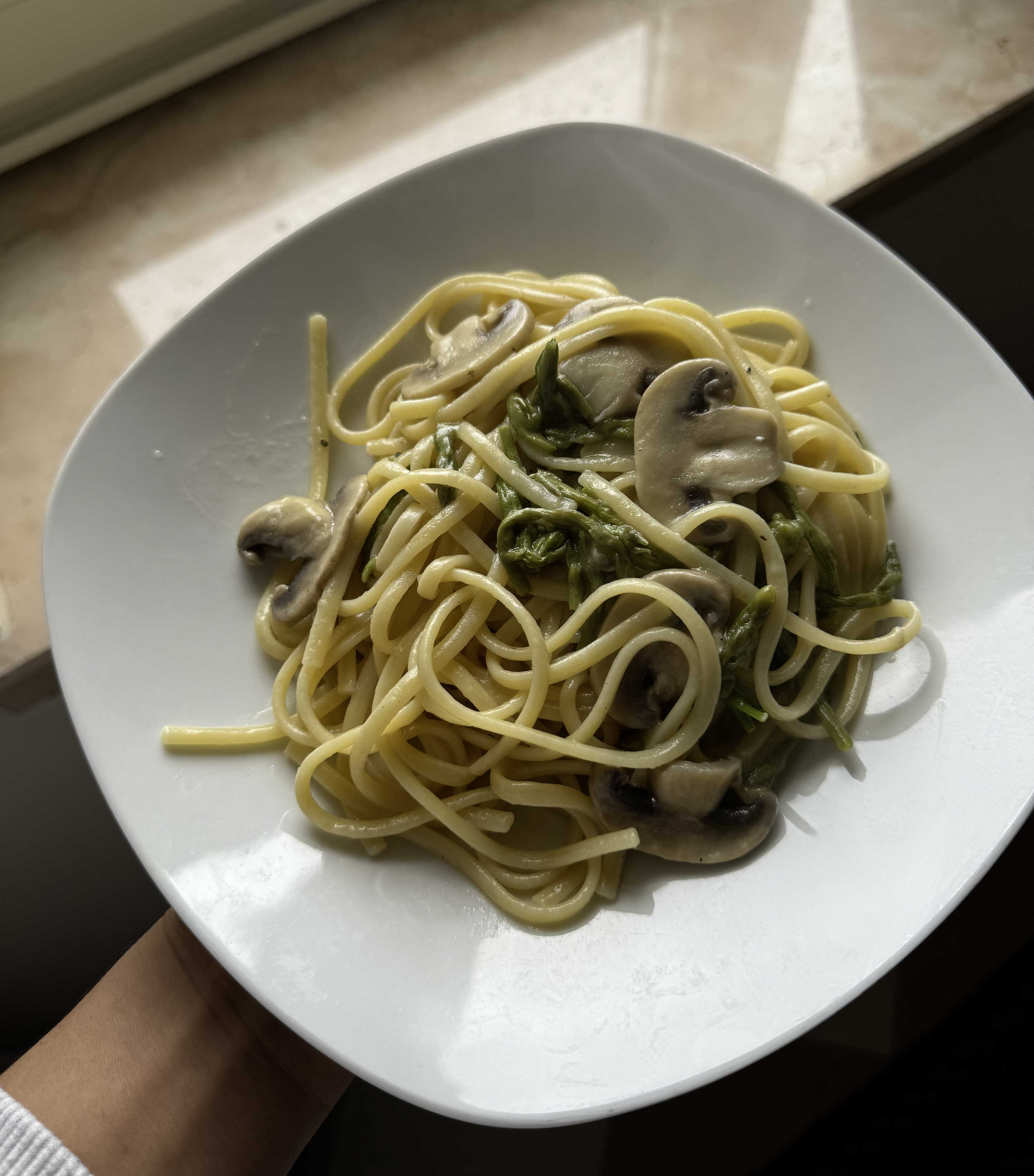 Pasta with Asparagus and Mushrooms
